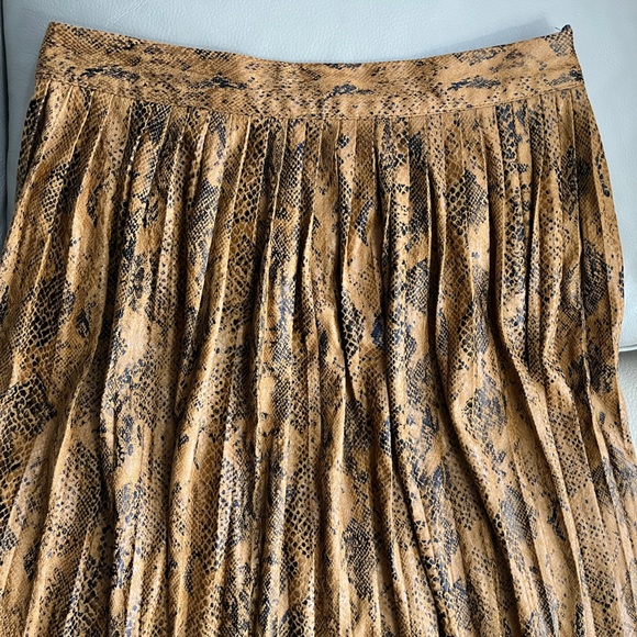 Zara Women’s Faux Suede Snake Print Pleated Midi Skirt - Size L - Picture 7 of 12